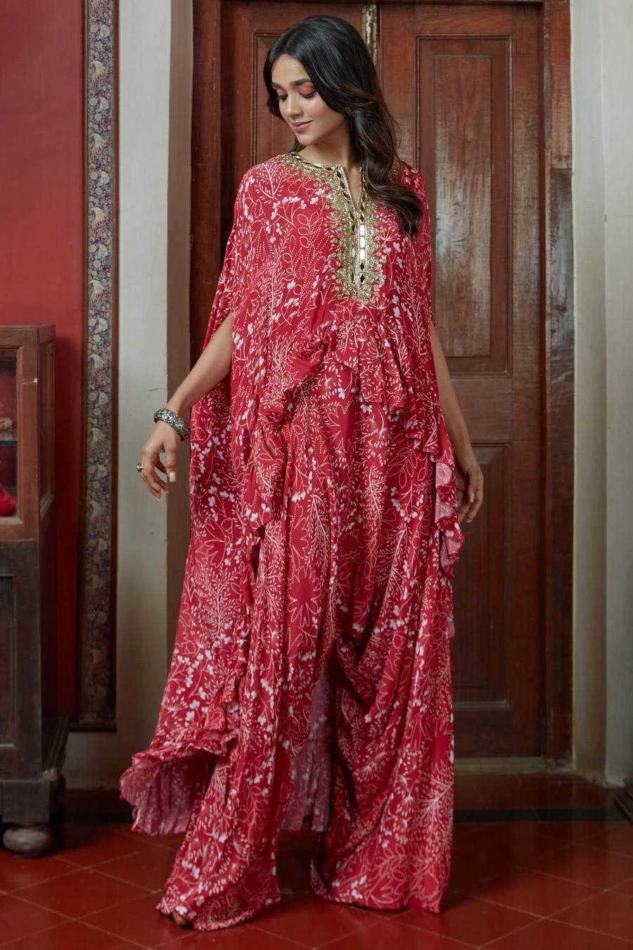 Arpita Mehta Red & Sand Garden Print Cape Set 1 Arpita Mehta Red & Sand Garden Print Cape Set