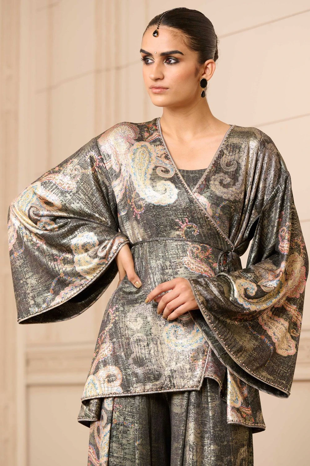 Tarun Tahiliani Black Printed Cape Set 3 Tarun Tahiliani Black Printed Cape Set - Image 3