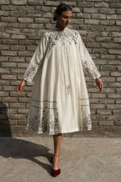 Ahmev Leihani Raglan Sleeve Overlay