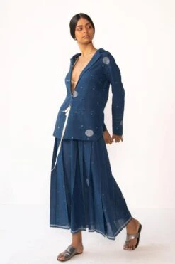 Urvashi Kaur Cotton Jamdani Blazer With Stitch Details